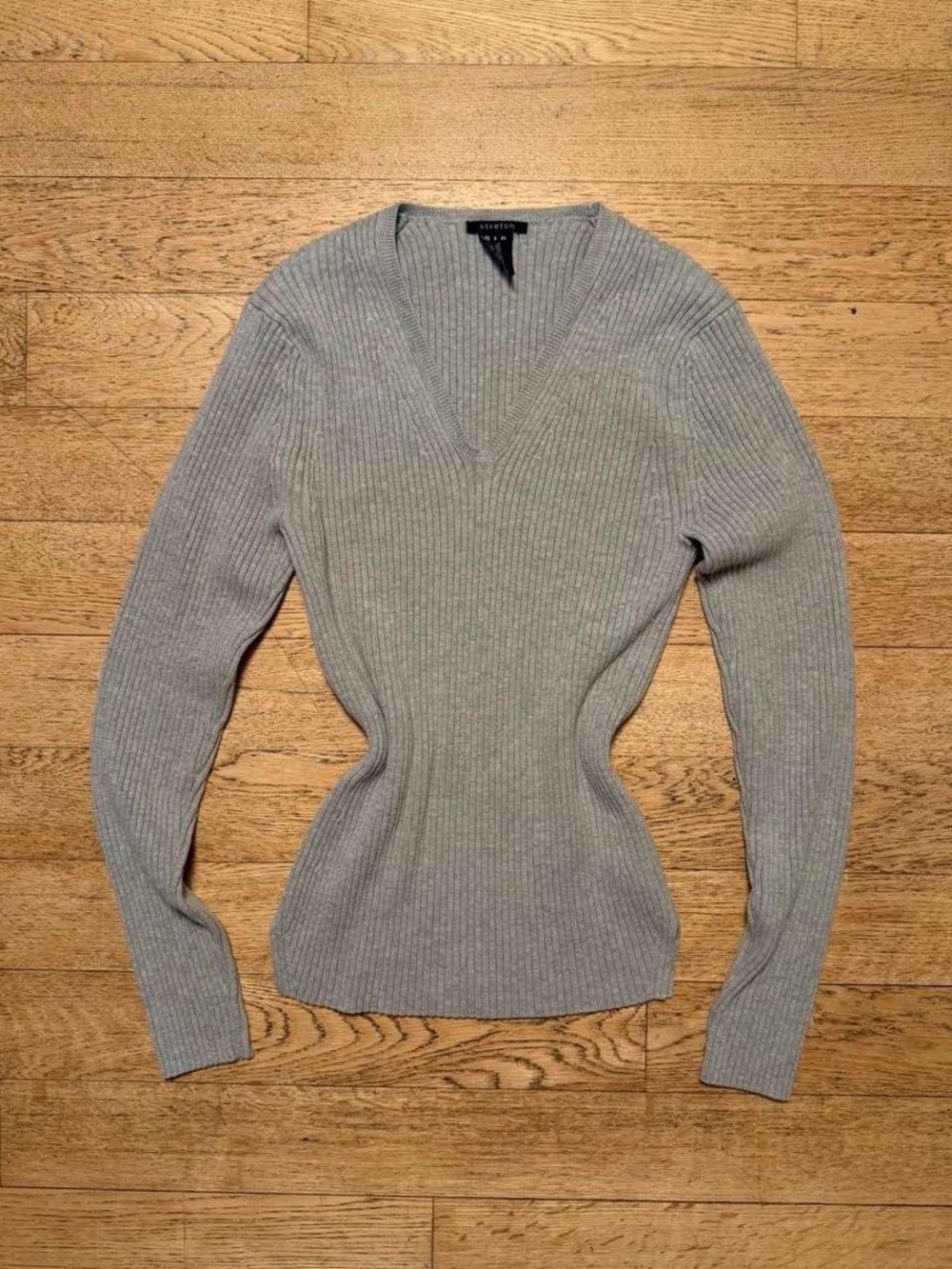 Y2K Gap Stretch Gray Ribbed V Neck Knit Top